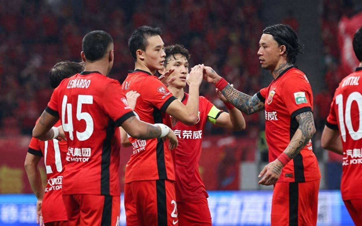 关于今晚荷甲传出新动向，波特兰开拓者迎来里程碑，管理层表态：球迷炸锅，心理建设被强调的信息